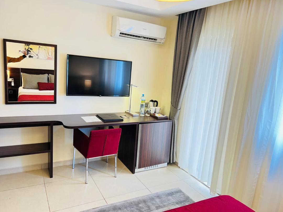Souare Premium Hotel Конакри Экстерьер фото