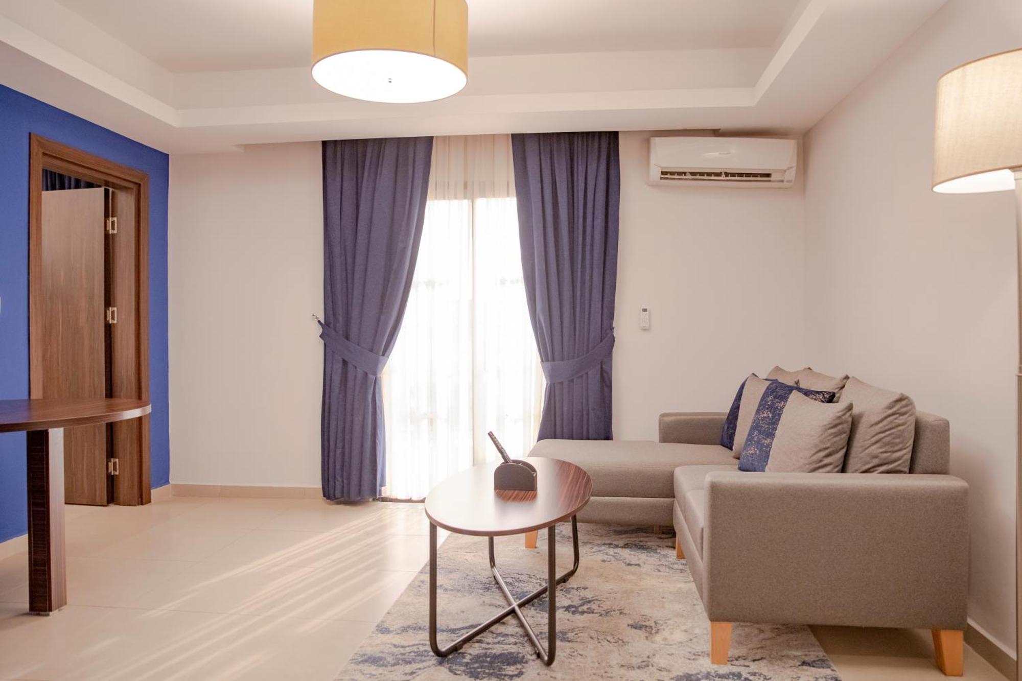 Souare Premium Hotel Конакри Экстерьер фото